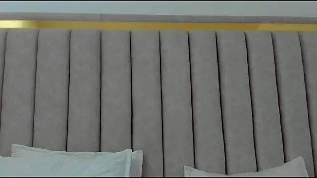 Snapshot of FreyaMoller chatting on December 2025 01:20:02 PM FreyaMoller online show from December 2025 01:20:02 PM