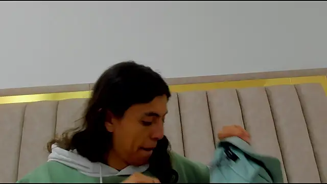 Snapshot of FreyaMoller chatting on December 2025 01:52:02 PM FreyaMoller online show from December 2025 01:52:02 PM