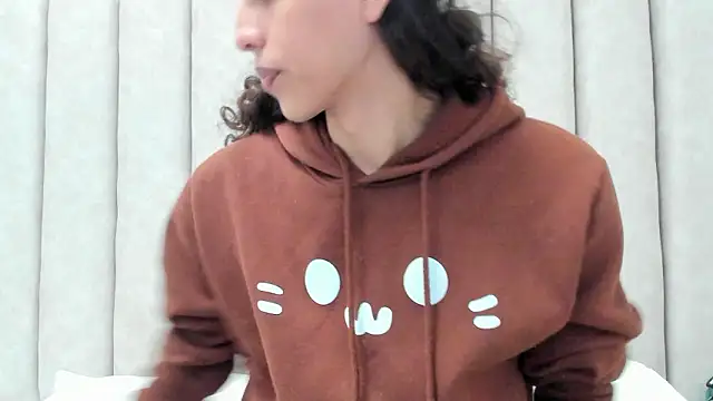 Snapshot of FreyaMoller chatting on February 2026 07:10:02 PM FreyaMoller online show from February 2026 07:10:02 PM