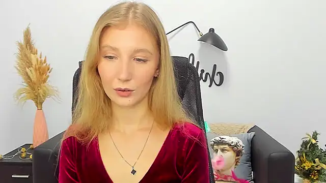 LolaWilsons online show from January 2025 01:30:01 PM