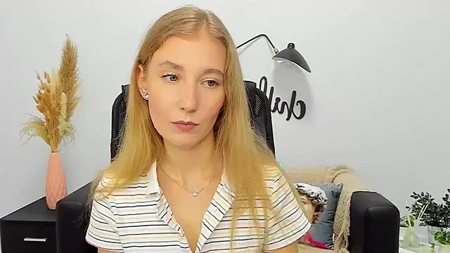 LolaWilsons online show from January 2025 11:23:02 AM