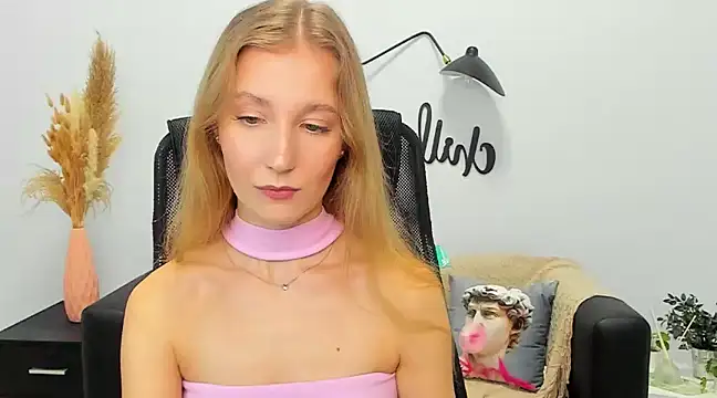 LolaWilsons online show from January 2025 03:27:01 PM