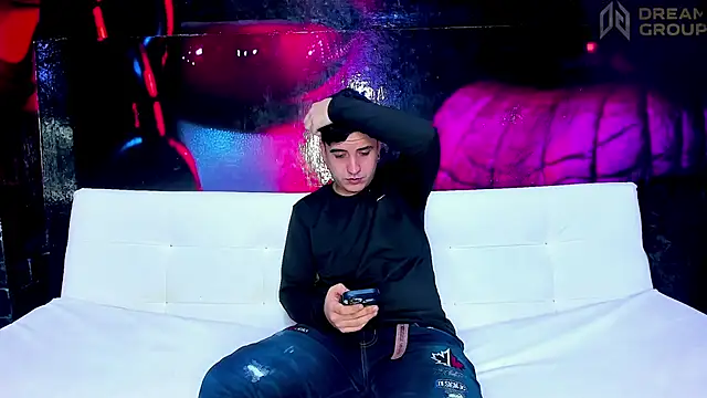 SlimLoves online show from November 2025 09:48:01 PM