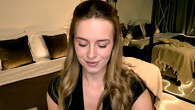 RozzitaBedberry online show from April 2026 11:37:02 AM