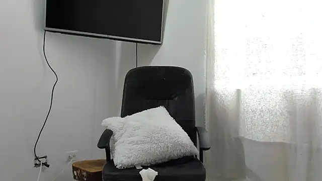 Chandler ken online show from May 2026 12:23:01 PM
