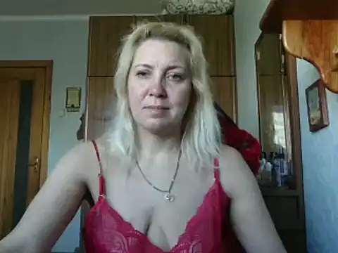 Snapshot of IrinaB1 chatting on May 2026 07:15:02 AM IrinaB1 online show from May 2026 07:15:02 AM
