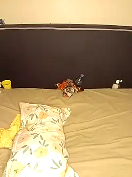 Snapshot of Queen-sluty2 chatting on January 2025 07:11:01 PM Queen-sluty2 online show from January 2025 07:11:01 PM