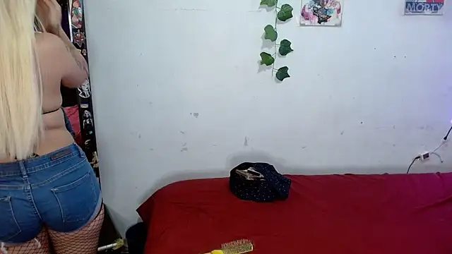 the lesbian game online show from April 2026 06:20:01 PM