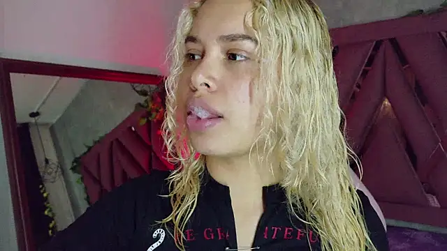 Haelycute online show from February 2026 12:00:01 PM