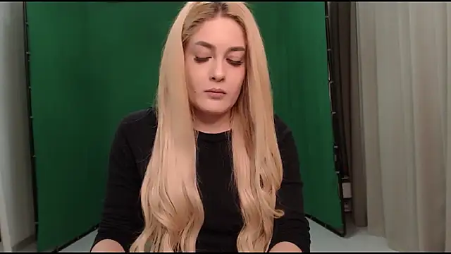 Snapshot of HotFireBabe_ chatting on May 2026 11:10:01 PM HotFireBabe online show from May 2026 11:10:01 PM