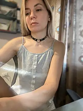 Snapshot of Crazy-Rosa chatting on February 2025 02:58:01 AM Crazy-Rosa online show from February 2025 02:58:01 AM