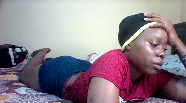 Snapshot of EBONYVANILLA02 chatting on February 2025 07:03:01 PM EBONYVANILLA02 online show from February 2025 07:03:01 PM