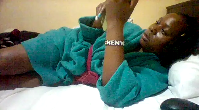 Snapshot of EBONYVANILLA02 chatting on March 2025 08:18:02 PM EBONYVANILLA02 online show from March 2025 08:18:02 PM