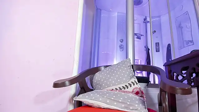 sexy-luna-star-ts online show from December 2025 06:28:01 PM