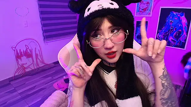 Snapshot of Miwa_violet chatting on June 2026 01:51:02 AM Miwa violet online show from June 2026 01:51:02 AM