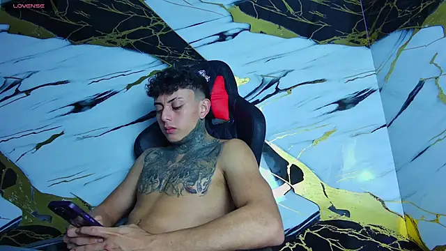 Kevin22 222 online show from March 2025 04:29:02 AM