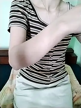 Luxcute286 online show from May 2026 01:47:02 AM