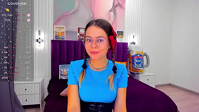 Kelly Cuutie online show from September 2025 12:11:02 AM