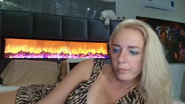 Snapshot of Wendysexyx chatting on June 2026 12:37:01 AM Wendysexyx online show from June 2026 12:37:01 AM