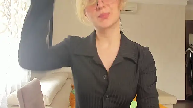 Snapshot of Lilith_lutherlow chatting on May 2026 09:49:02 AM Lilith lutherlow online show from May 2026 09:49:02 AM