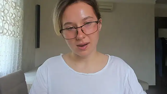 Snapshot of Lilith_lutherlow chatting on June 2026 01:17:02 PM Lilith lutherlow online show from June 2026 01:17:02 PM