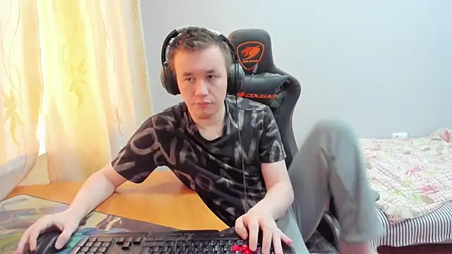 iliaskrislove online show from November 2025 07:29:02 AM