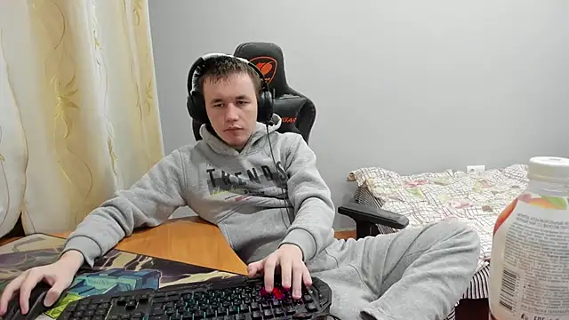 iliaskrislove online show from November 2025 01:31:01 AM