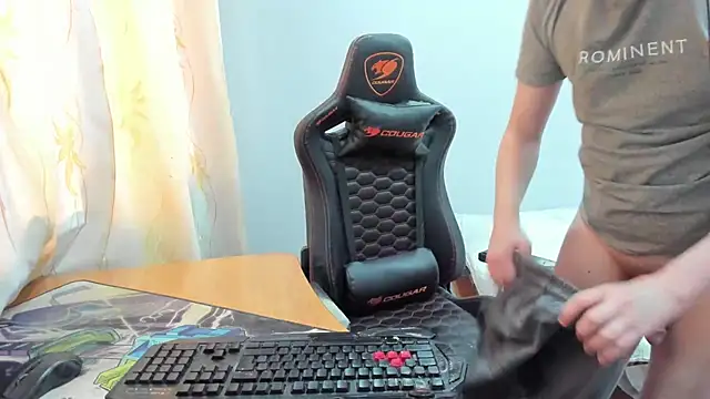 iliaskrislove online show from February 2026 11:39:01 AM