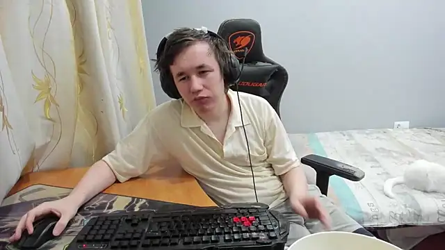 iliaskrislove online show from February 2026 12:11:01 AM