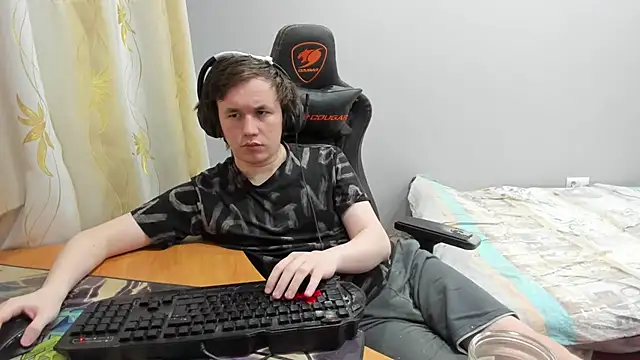 iliaskrislove online show from March 2026 01:42:01 AM