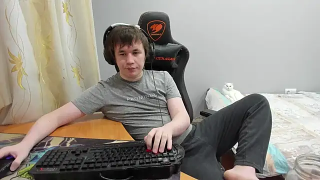 iliaskrislove online show from March 2026 04:10:01 PM