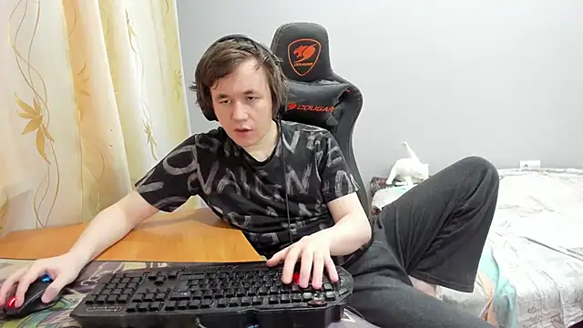 iliaskrislove online show from April 2026 02:58:01 PM