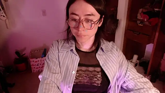 emily pearl  online show from November 2025 07:12:01 PM