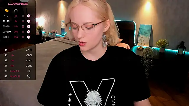 Aemilia  online show from February 2025 12:16:01 PM