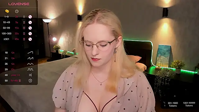 Aemilia  online show from March 2025 08:48:01 AM