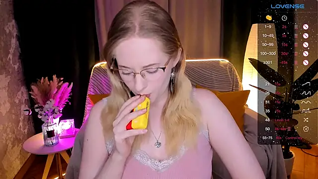 Aemilia  online show from February 2026 02:41:02 AM