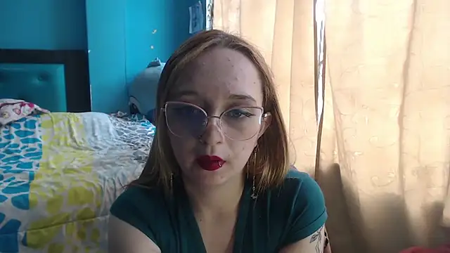 Liaroberts1 online show from February 2025 06:08:02 PM