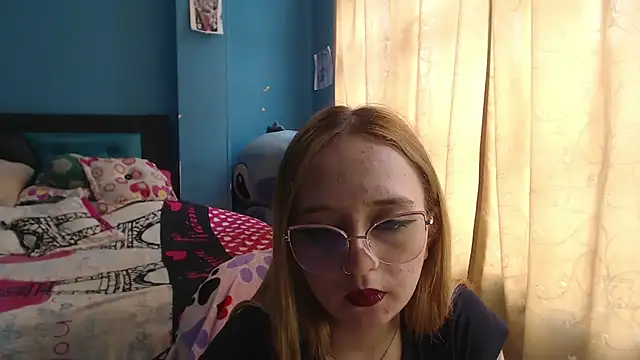 Liaroberts1 online show from February 2025 06:19:02 PM