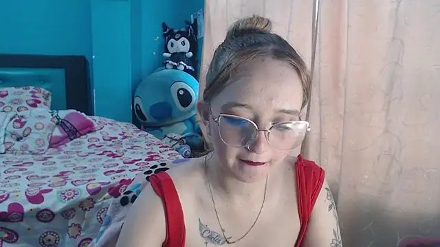 Liaroberts1 online show from February 2025 11:52:01 AM