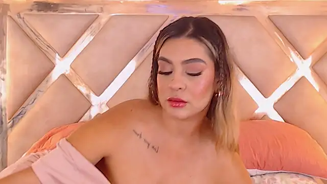 JoannaStanford online show from November 2025 09:13:01 PM