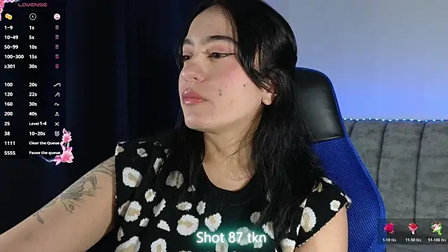 Snapshot of ZaraDames_ chatting on June 2026 04:39:02 AM ZaraDames online show from June 2026 04:39:02 AM
