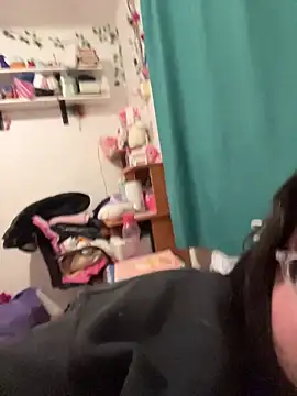 indiegirl666 online show from April 2026 04:19:01 AM