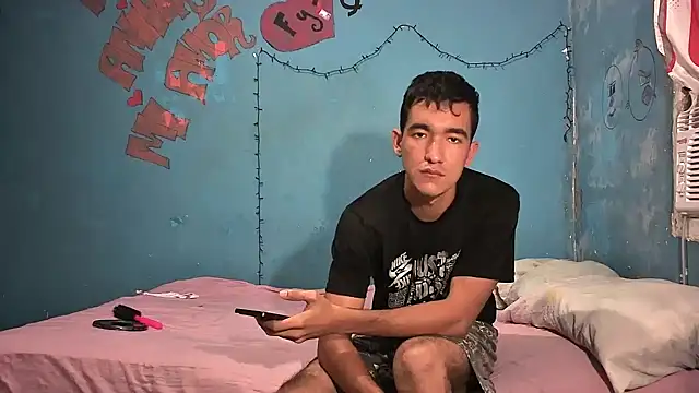 Snapshot of Sweetiefoxxx chatting on December 2024 06:08:01 PM Sweetiefoxxx online show from December 2024 06:08:01 PM