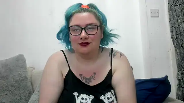 Snapshot of Bustycurves chatting on June 2026 11:10:02 PM Bustycurves online show from June 2026 11:10:02 PM