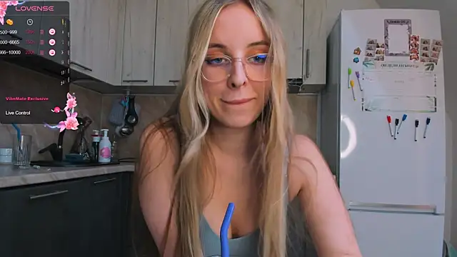 violet blue eyes online show from February 2025 01:16:01 PM