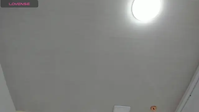 Cherllynn online show from November 2025 03:34:02 PM