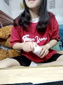 Snapshot of cream1299 chatting on January 2026 12:58:02 AM cream1299 online show from January 2026 12:58:02 AM