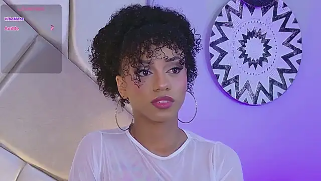 Snapshot of Nahomi_King chatting on February 2025 01:06:01 PM Nahomi King online show from February 2025 01:06:01 PM