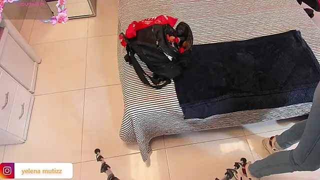 Snapshot of Yelena_mutiz chatting on February 2026 01:00:02 PM Yelena mutiz online show from February 2026 01:00:02 PM