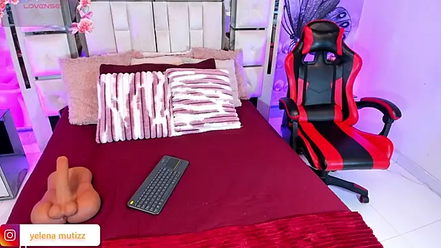 Snapshot of Yelena_mutiz chatting on March 2026 01:07:02 PM Yelena mutiz online show from March 2026 01:07:02 PM